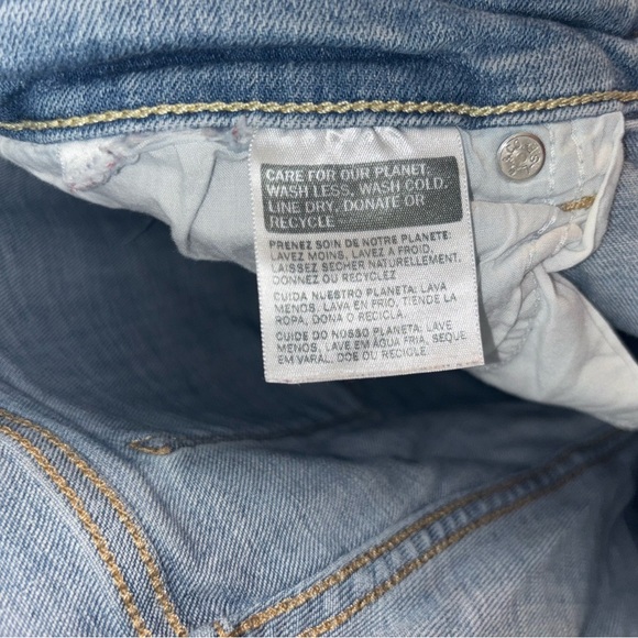 🌸 Levi’s 711 Skinny Jeans with Floral Embroidery – Size 30 - Picture 4 of 7